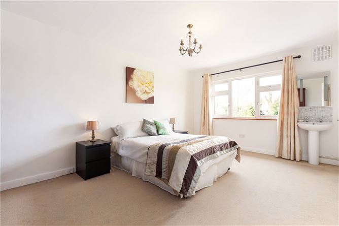 142 Foxrock Park, Foxrock, Dublin 18