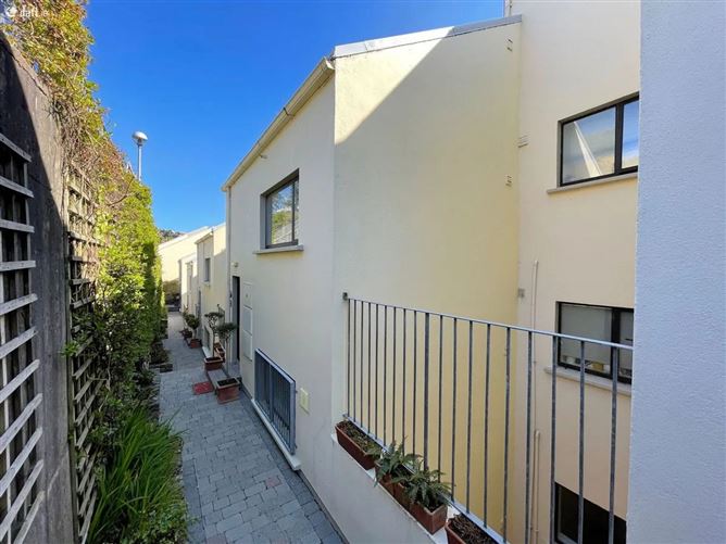 8B Ardbrack Heights, Kinsale, Cork