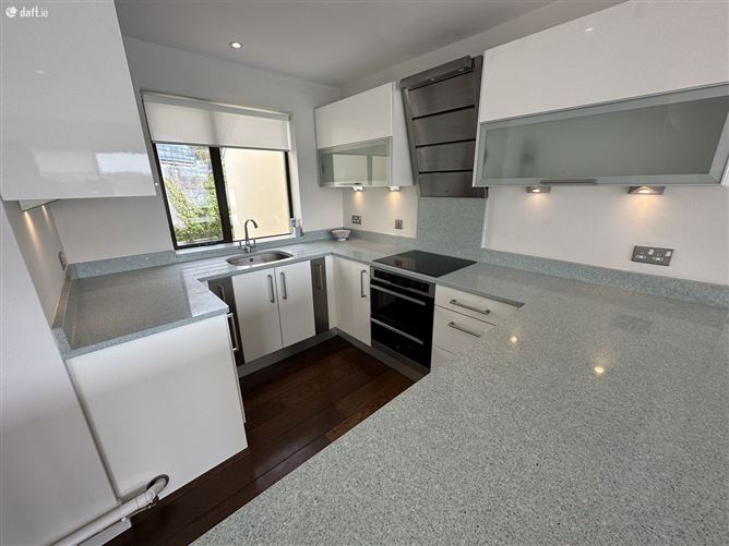 8B Ardbrack Heights, Kinsale, Cork