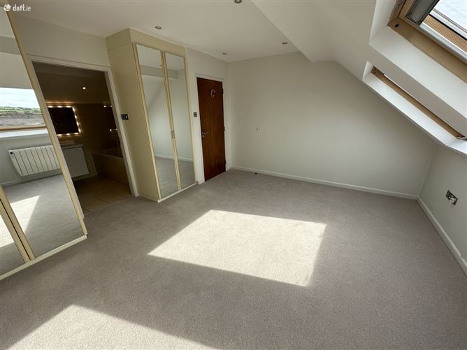 8B Ardbrack Heights, Kinsale, Cork