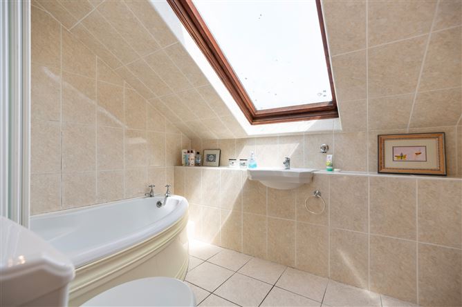 23 Stradbrook Grove, Blackrock, Co. Dublin