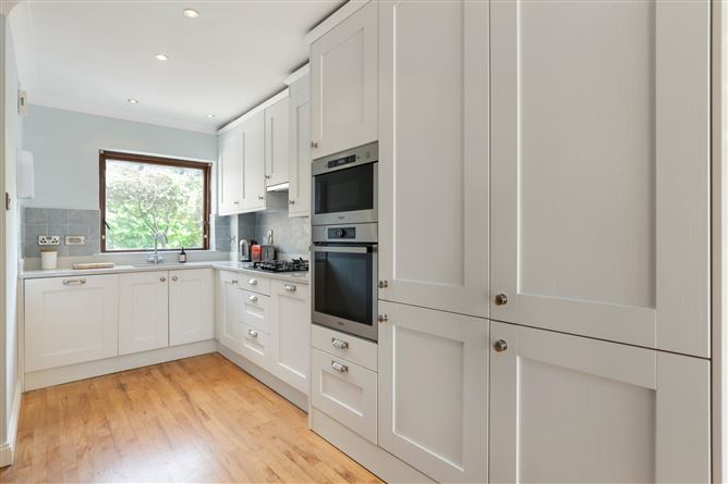 23 Stradbrook Grove, Blackrock, Co. Dublin