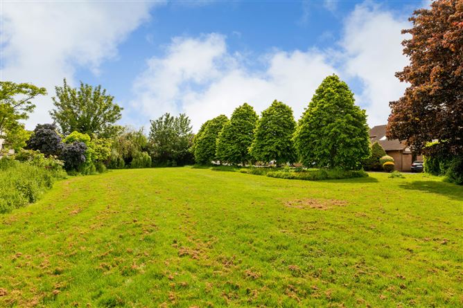 23 Stradbrook Grove, Blackrock, Co. Dublin