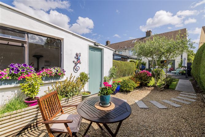 https://photos-a.propertyimages.ie/media/2/1/7/4943712/09275a52-1c63-4d6a-bd7e-3a6fb8c5c01a_l.jpg