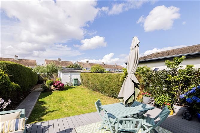 https://photos-a.propertyimages.ie/media/2/1/7/4943712/09275a52-1c63-4d6a-bd7e-3a6fb8c5c01a_l.jpg