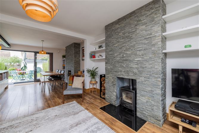 https://photos-a.propertyimages.ie/media/2/1/7/4943712/09275a52-1c63-4d6a-bd7e-3a6fb8c5c01a_l.jpg