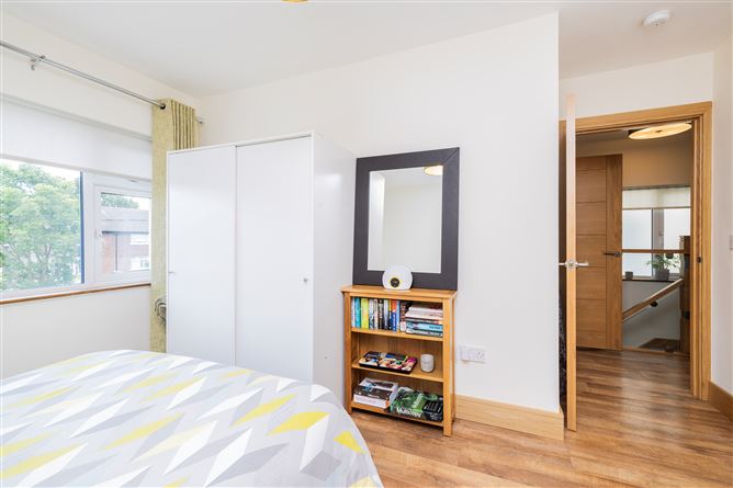 https://photos-a.propertyimages.ie/media/2/1/7/4943712/09275a52-1c63-4d6a-bd7e-3a6fb8c5c01a_l.jpg