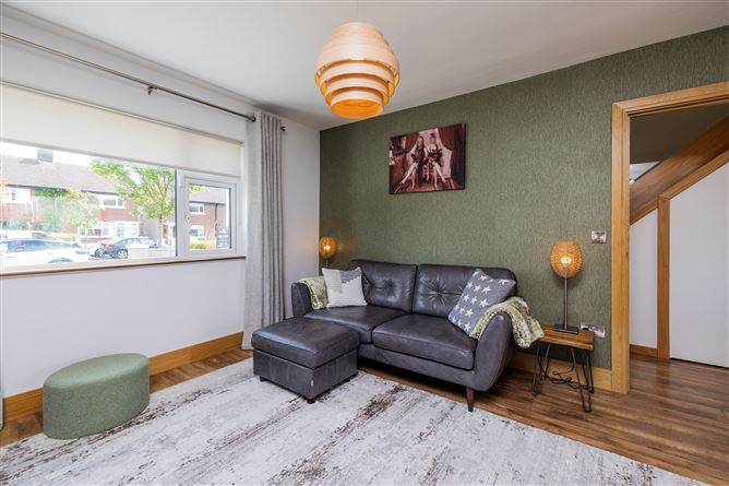 https://photos-a.propertyimages.ie/media/2/1/7/4943712/09275a52-1c63-4d6a-bd7e-3a6fb8c5c01a_l.jpg