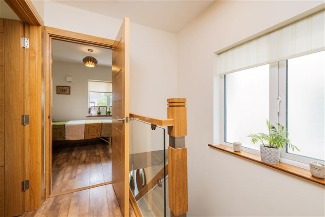 https://photos-a.propertyimages.ie/media/2/1/7/4943712/09275a52-1c63-4d6a-bd7e-3a6fb8c5c01a_l.jpg