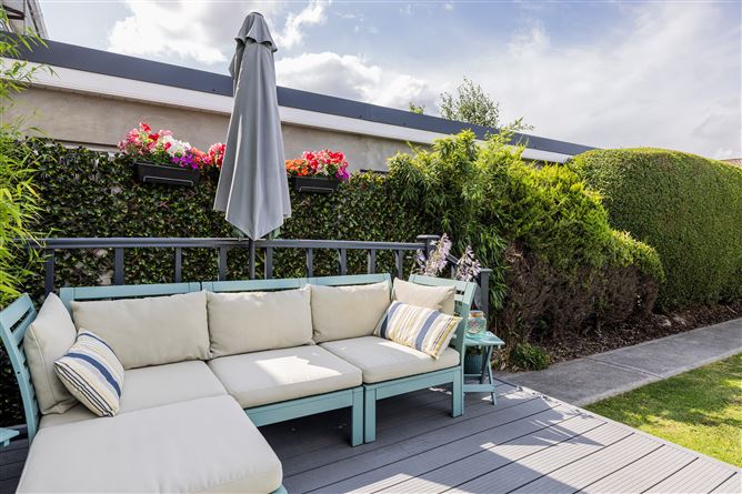 https://photos-a.propertyimages.ie/media/2/1/7/4943712/09275a52-1c63-4d6a-bd7e-3a6fb8c5c01a_l.jpg