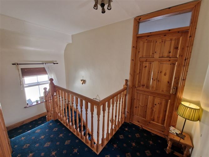 8 Powerscourt, Tulla, Co. Clare