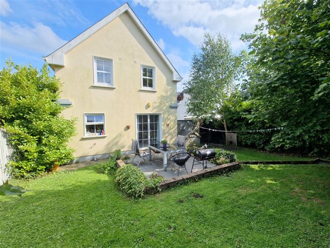 8 Powerscourt, Tulla, Co. Clare