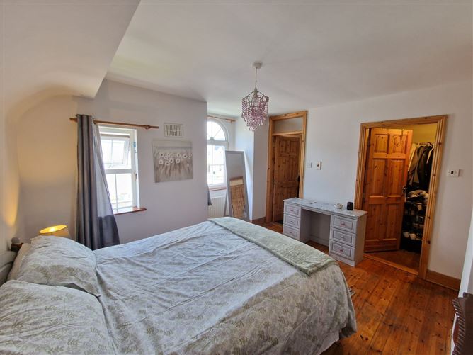 8 Powerscourt, Tulla, Co. Clare
