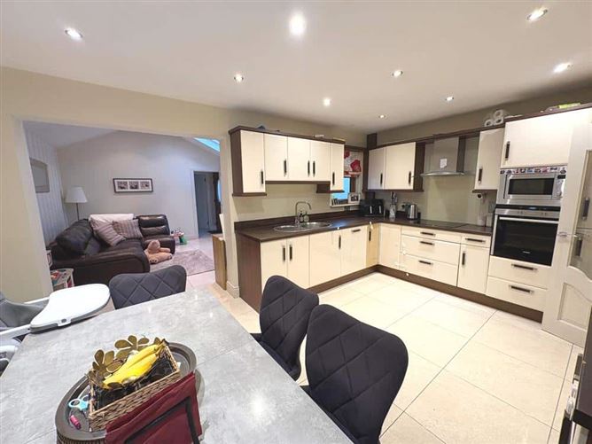 2 Woodvale Avenue, Clonsilla, Dublin 15, D15 R81P