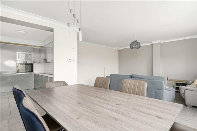 56 La Rochelle, High Street, Christchurch, Dublin 8, D08K4K6