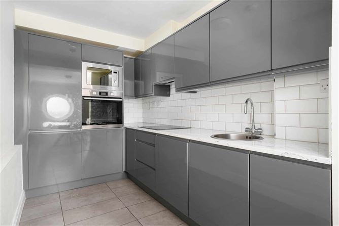 56 La Rochelle, High Street, Christchurch, Dublin 8, D08K4K6