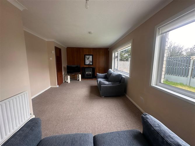 43 Sandfield Gardens, Blackrock, Louth