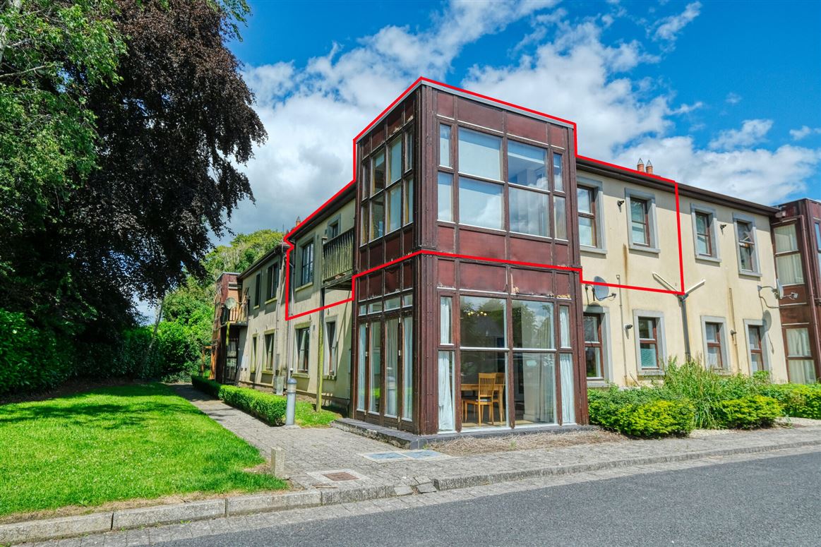16 Saint Albans, Battery Road, Longford