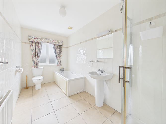 Photo 18 of 43 — 34 Garbally Oaks, Ballinasloe, Co. Galway