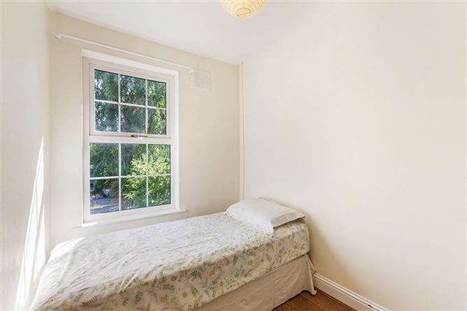 56 Brookfield, Kimmage, Dublin 12