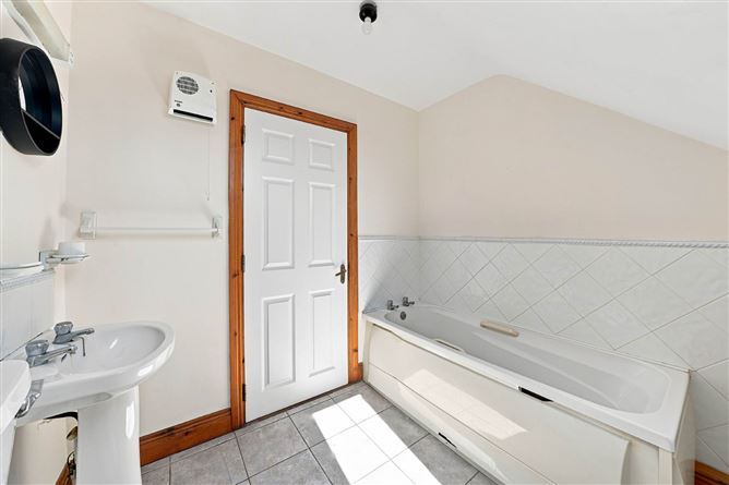 Photo 21 of 28 — 25 Seamount Village, Ardamine, Gorey, County Wexford