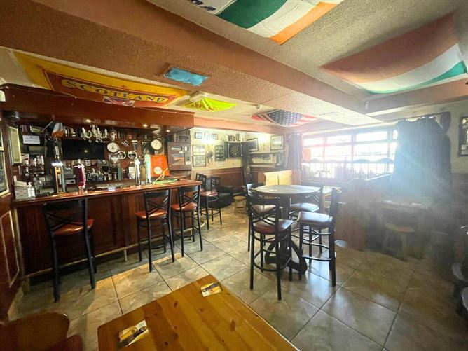 Garveys Dew Drop Inn, Market Square, Charlestown, Mayo