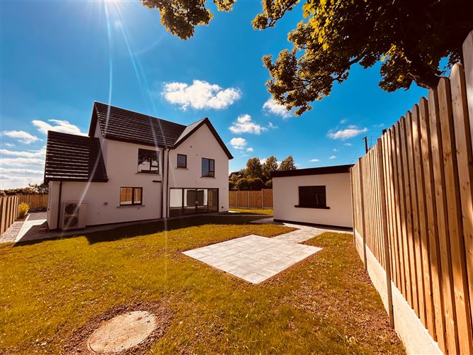 https://photos-a.propertyimages.ie/media/2/1/9/4927912/0f76d5ac-4bd5-486b-9b94-06af3fe8dc7a_l.jpg