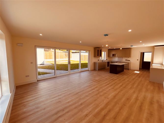 https://photos-a.propertyimages.ie/media/2/1/9/4927912/0f76d5ac-4bd5-486b-9b94-06af3fe8dc7a_l.jpg
