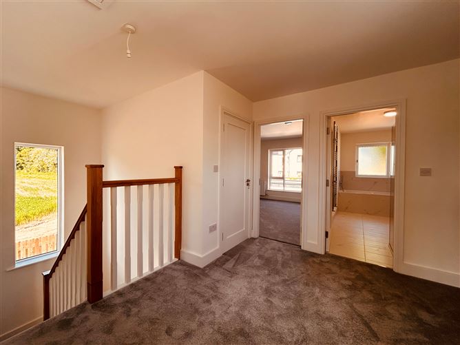 https://photos-a.propertyimages.ie/media/2/1/9/4927912/0f76d5ac-4bd5-486b-9b94-06af3fe8dc7a_l.jpg