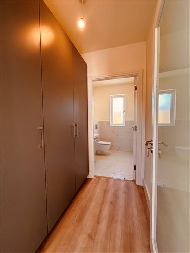 https://photos-a.propertyimages.ie/media/2/1/9/4927912/0f76d5ac-4bd5-486b-9b94-06af3fe8dc7a_l.jpg