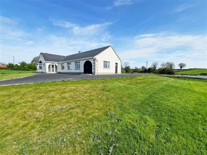 Photo 33 of 36 — Iragh, O'Callaghan Mills, Co. Clare