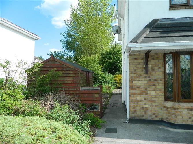 63 Oaklands, Summerhill, Carrickonshannon, Leitrim, Leitrim REA