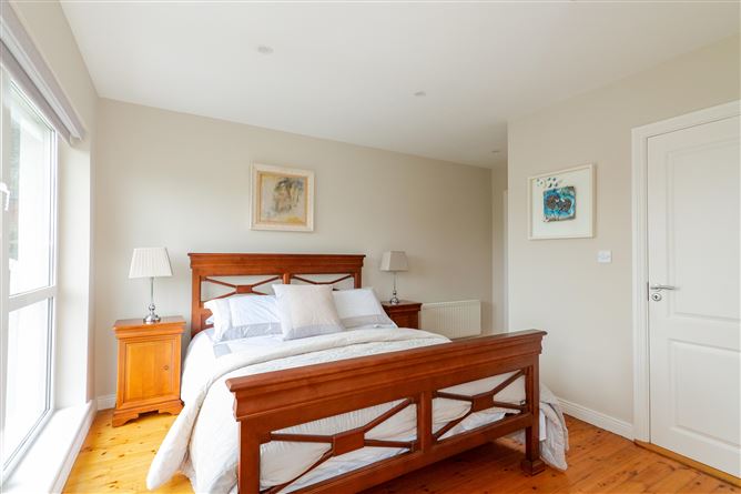 11 Heather Hill, Barna, Galway