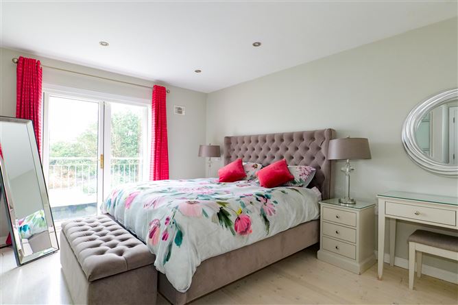 11 Heather Hill, Barna, Galway