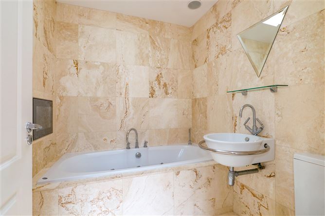 11 Heather Hill, Barna, Galway