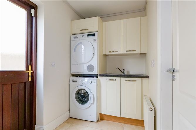 11 Heather Hill, Barna, Galway