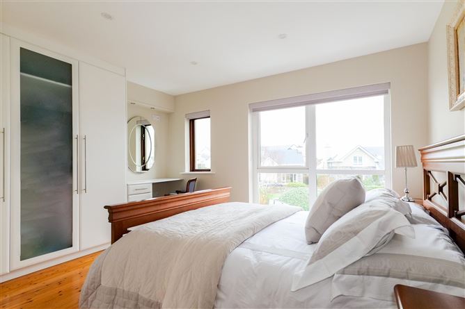 11 Heather Hill, Barna, Galway