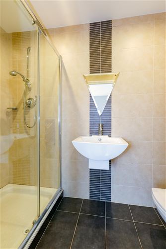 11 Heather Hill, Barna, Galway