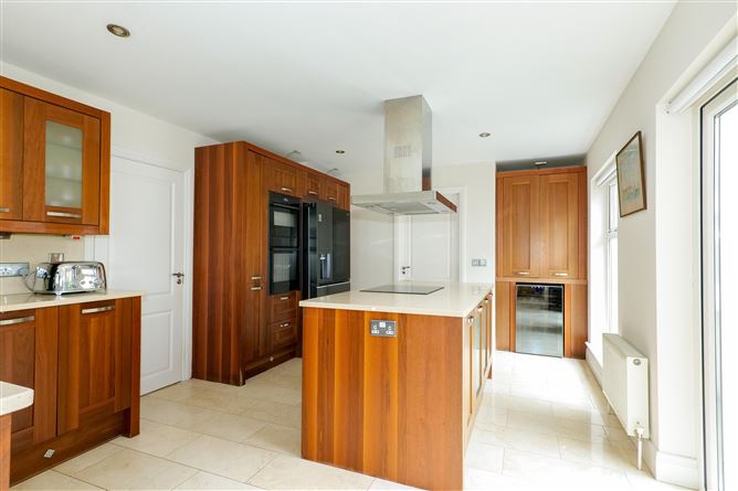 11 Heather Hill, Barna, Galway