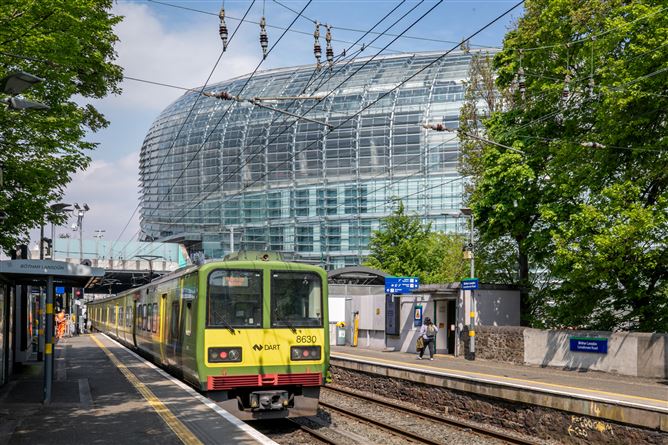 Hall and 1st floor, 56 Lansdowne Road, Ballsbridge, Dublin 4