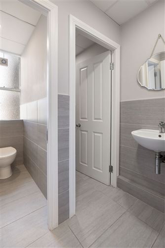 Hall and 1st floor, 56 Lansdowne Road, Ballsbridge, Dublin 4