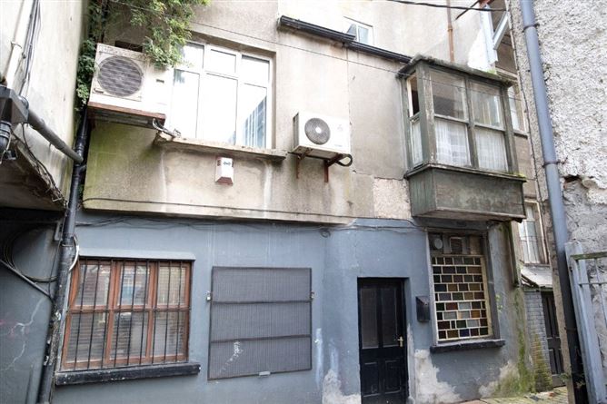 The Tholsel Bar, 8 High Street, Kilkenny