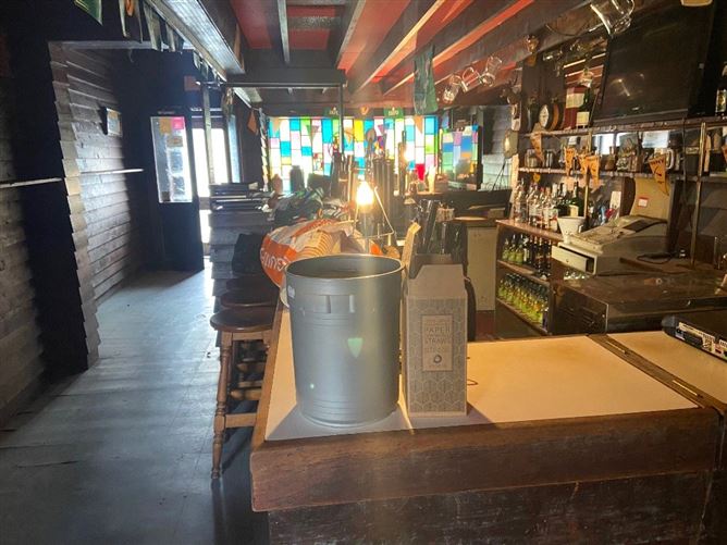 The Tholsel Bar, 8 High Street, Kilkenny