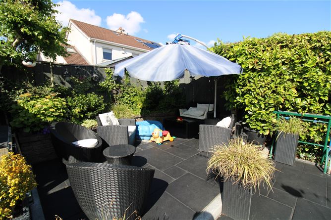 6 Oaktree Grove, Castleknock,   Dublin 15