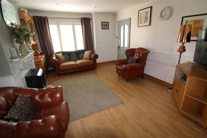6 Oaktree Grove, Castleknock,   Dublin 15