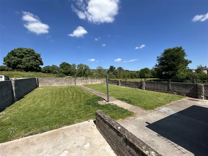 8 St Fintans Terrace, Doon, Limerick, County Limerick