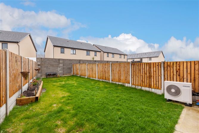 70 The Gardens, Kilmartin Grove, Hollystown, Dublin 15