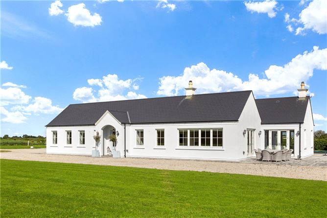 Photo 21 of 33 — Ballysallagh East, Brittas Bay, Co. Wicklow
