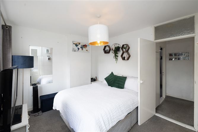 Photo 10 of 21 — 107 Saint John's Crescent, Clondalkin, Dublin 22