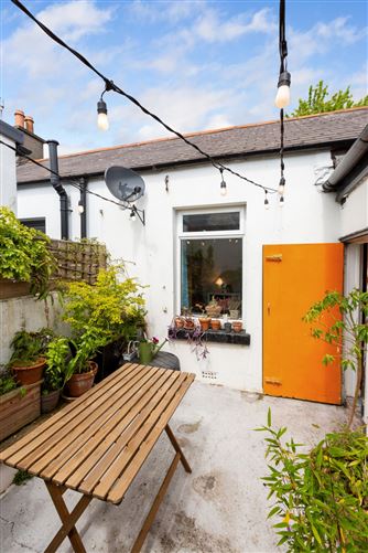 43 Rialto Cottages, Rialto, Dublin 8.
